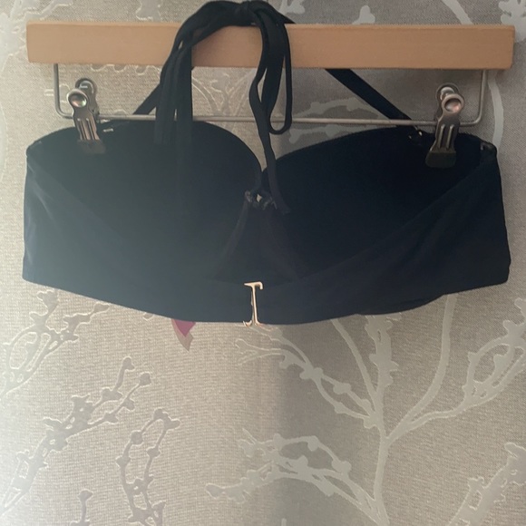 Bikini - Picture 2 of 6